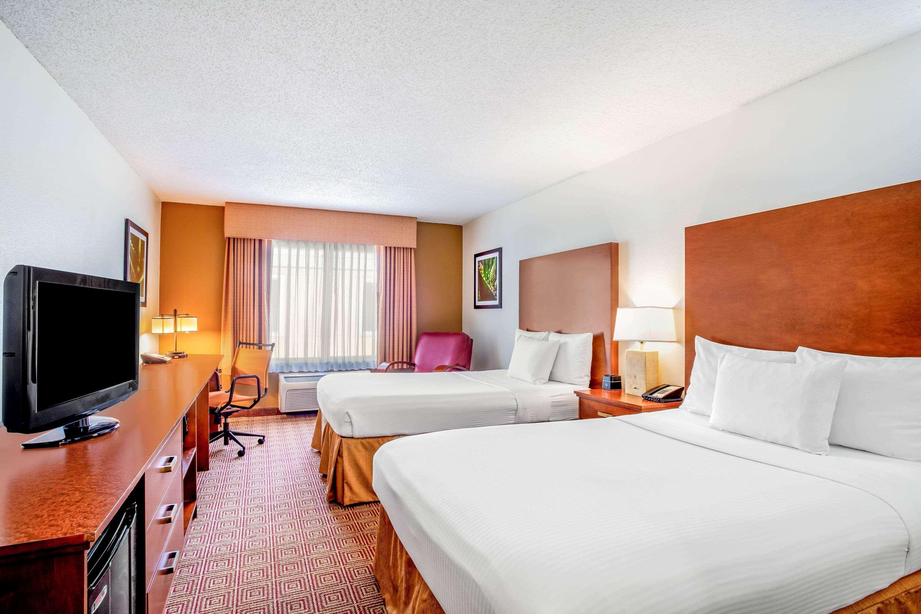 La Quinta By Wyndham Danbury Hotel Екстериор снимка