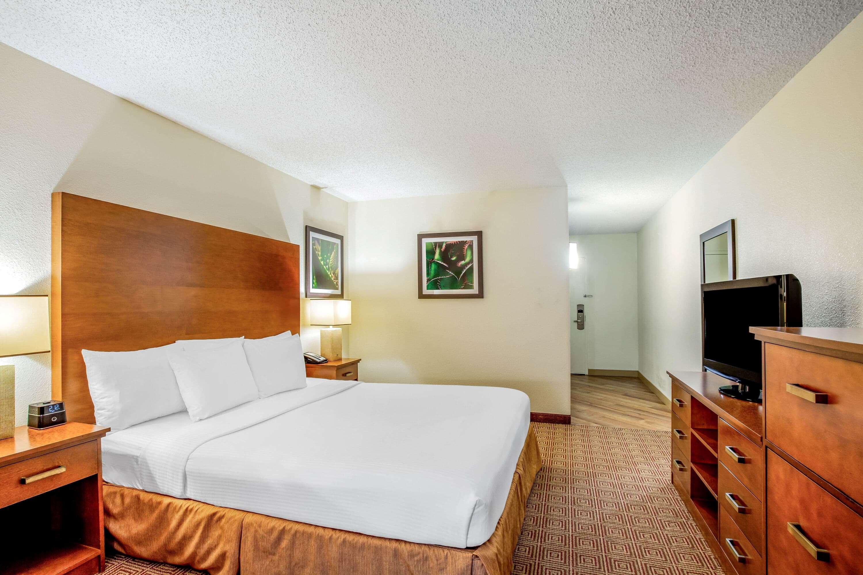 La Quinta By Wyndham Danbury Hotel Екстериор снимка