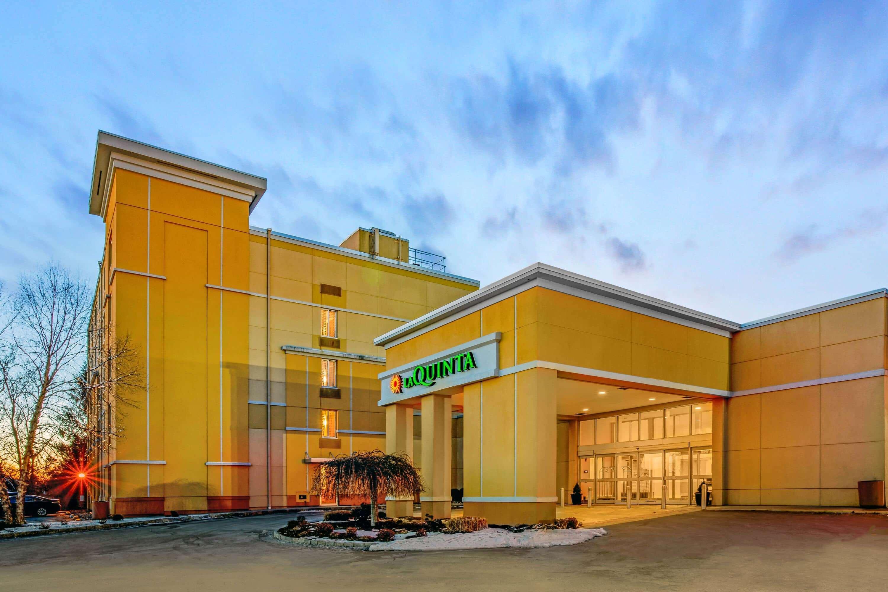 La Quinta By Wyndham Danbury Hotel Екстериор снимка