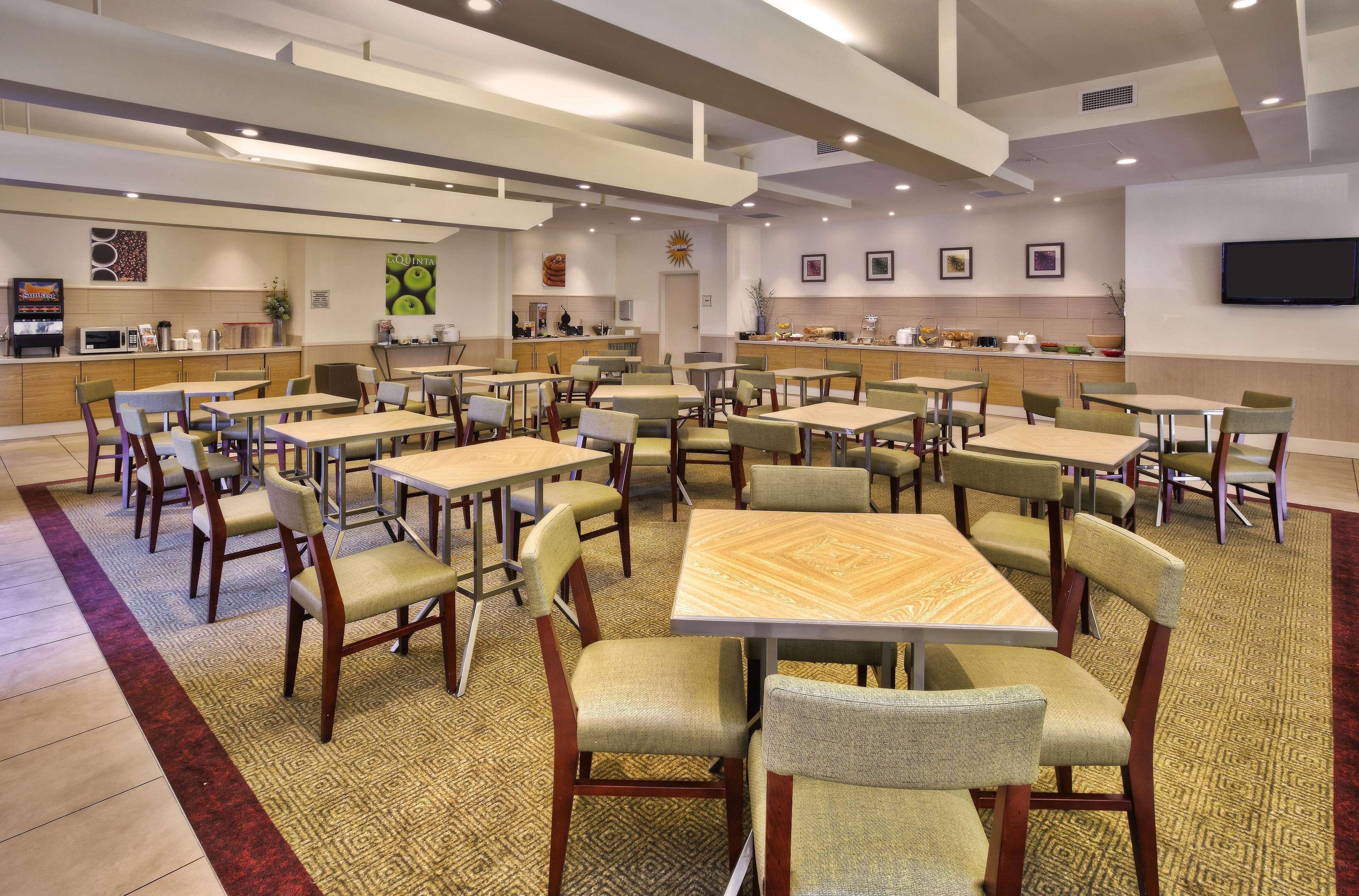 La Quinta By Wyndham Danbury Hotel Екстериор снимка