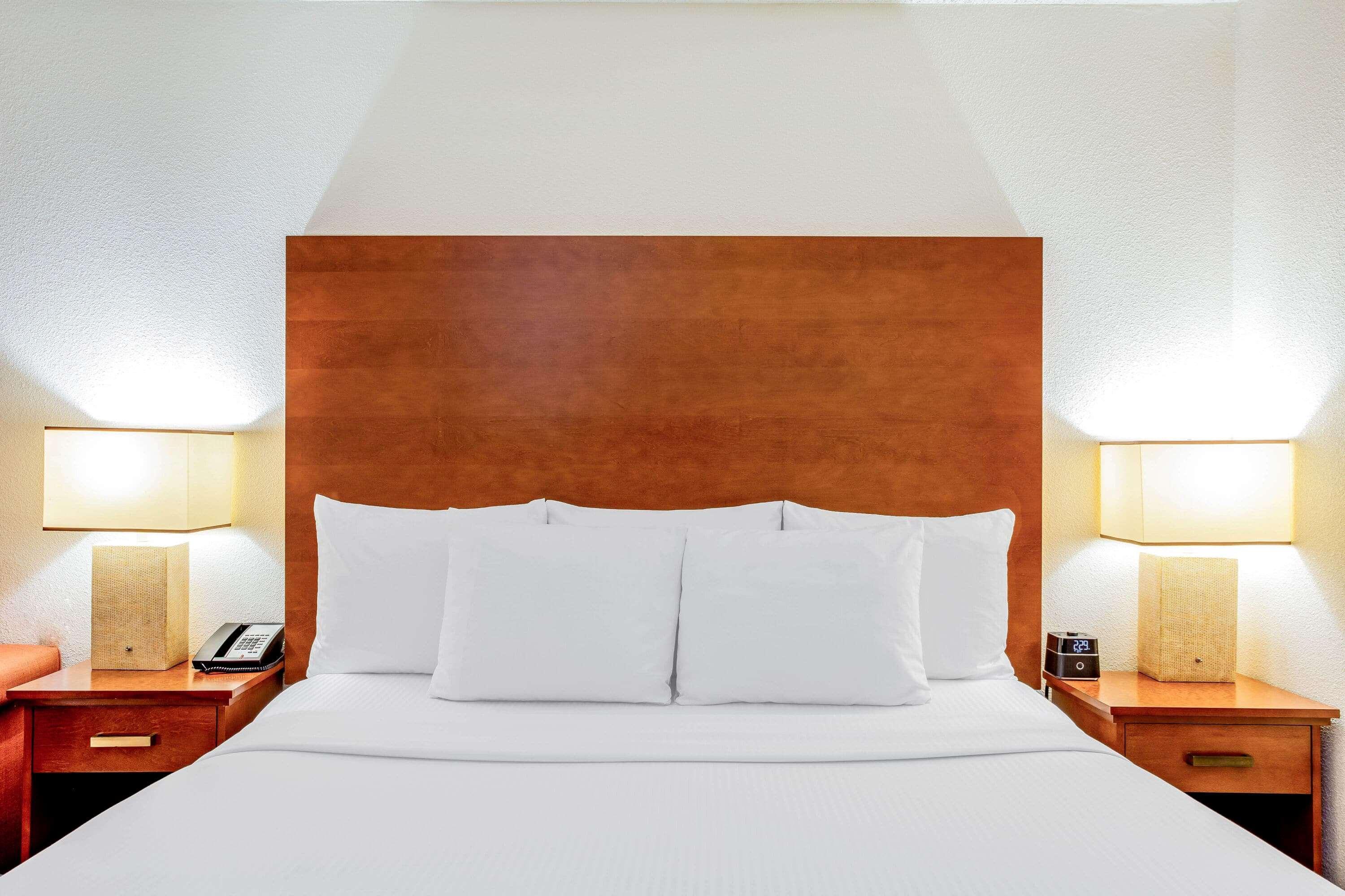 La Quinta By Wyndham Danbury Hotel Екстериор снимка