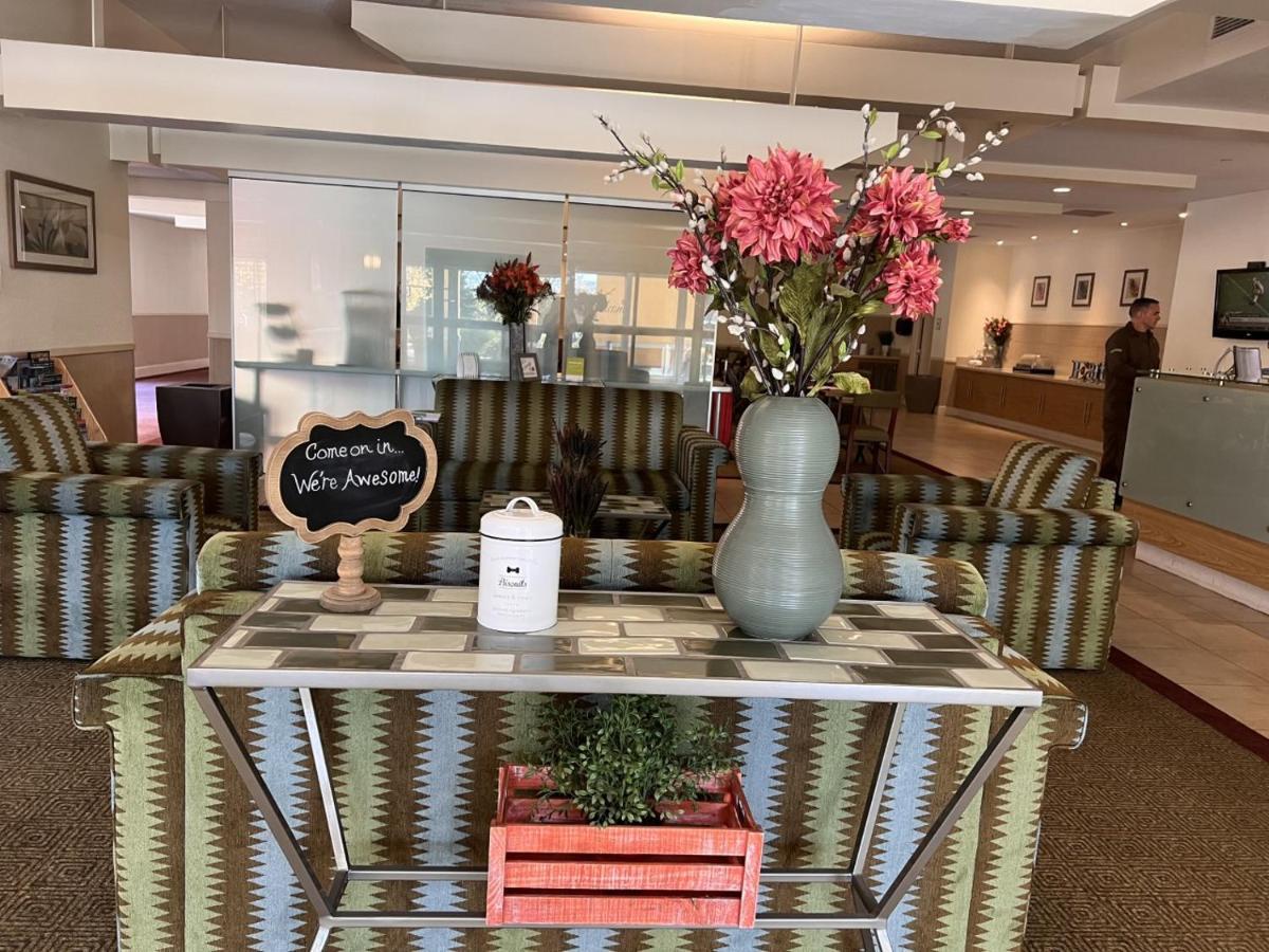 La Quinta By Wyndham Danbury Hotel Екстериор снимка