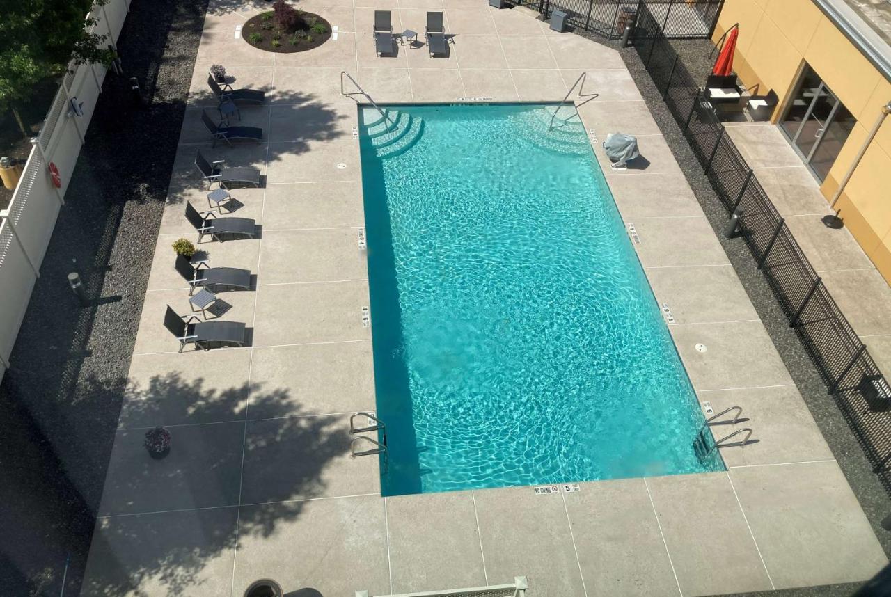 La Quinta By Wyndham Danbury Hotel Екстериор снимка